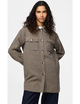 Chaqueta de pelo estampada de animal print de mujer - Pieces - FashionsVida