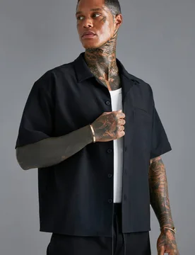 Herren Kurzarm Stretch Oversized Boxy Fit Hemd Black Größe XL - boohooMAN - FashionsVida