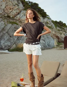 Hosenrock aus Bambula mit Volants Ecru M - Stradivarius - FashionsVida