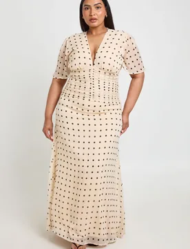 Womens Plus Polka Dot Chiffon Ruched Waist Maxi Dress - White - Size 26 Uk - Boohoo - FashionsVida