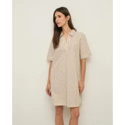 Vestido corto con estampado de rayas y bolsillos laterales ocultos