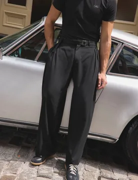Herren Weite Hose Mit Gürtel Im Taillierten Schnitt Black Größe 34 - boohooMAN - FashionsVida