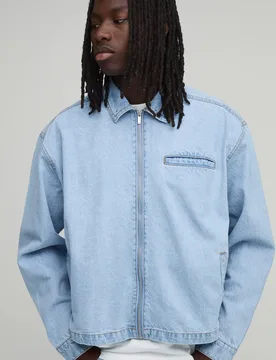 Herren Essenzielle Kastige Denim Harrington-Jacke Light Blue Größe 4XL - boohooMAN - FashionsVida
