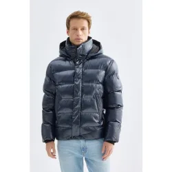 Plumífero de hombre acolchada con capucha desmontable