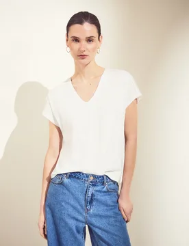 Camiseta de mujer manga corta con cuello pico y detalle en hombro - Woman El Corte Inglés - FashionsVida