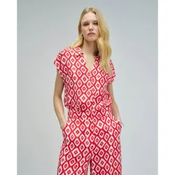 Blusa con estampado de mujer