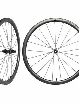 Set Di Ruote Da Strada R3 Pro+ Cl Disc Tubeless Black - Novatec - FashionsVida