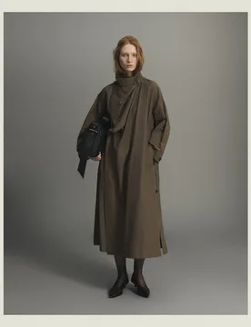 Trench larga de mujer con cuello chimenea - Woman Limited El Corte Inglés - FashionsVida