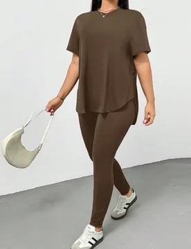 Conjunto de 2 piezas de camiseta de manga corta negra básica y leggings, cómodo y versátil, para mujer talla grande, para primavera y verano, ropa - Shein - FashionsVida