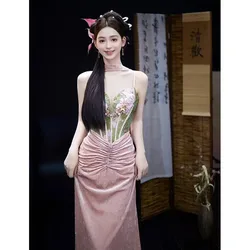 A new Chinese-style morning dress with unique design sense and pink toasting