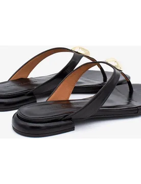 Sandalias de dedfo de mujer con tacón bajo mini de piel texturizada, CLAUDIA - Ángel Alarcón - FashionsVida