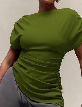 Blusa de manga corta con hombros descubiertos y bajo asimétrico XXL - Shein - FashionsVida