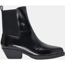 Bota de mujer de caña alta con puntera almendrada