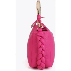 Bandolera de mujer con asa metálica troquelada y cierre magnético