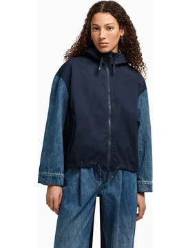 Cazadora de mujer over con cuerpo en nylon y mangas en denim - Armani Exchange - FashionsVida
