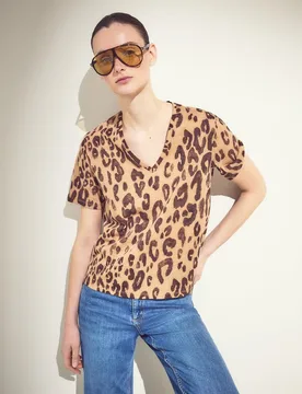 Camiseta cuello caja y manga corta estampada de mujer - Woman El Corte Inglés - FashionsVida