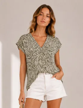 Camiseta de mujer de manga corta con escote pico - Vila - FashionsVida
