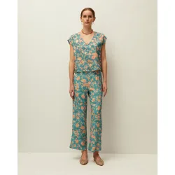 Pantalón recto tipo capri de mujer con pinzas delanteras y estampado floral