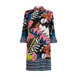 Vestido de playa de mujer camisero de la colección pasarela comletamente abotonado y estampado geométrico de colores vibrantes