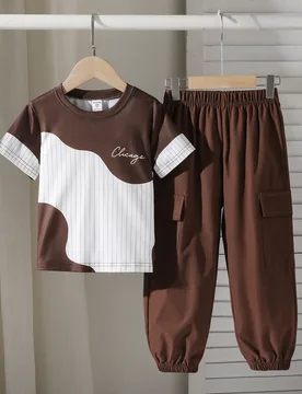 Conjunto de 2 piezas de camiseta negra y pantalones cargo verde militar para niños, moda de otoño/invierno, tela suave y cómoda, fácil de usar, aj - Shein - FashionsVida