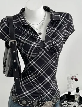 Camiseta de manga corta para mujer, estilo casual vintage de los 70, a cuadros blanco y negro, minimalista, con cuello de camisa, ajuste ceñido, para - Shein - FashionsVida