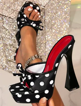 Sandalias de tacón alto con plataforma gruesa, punta cuadrada y lazo negro para mujer, adecuadas para salir EUR43 - Shein - FashionsVida