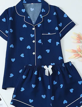 Conjunto de pijama de manga corta y pantalón corto con estampado de corazones azul claro y mangas abullonadas para mujer - Shein - FashionsVida