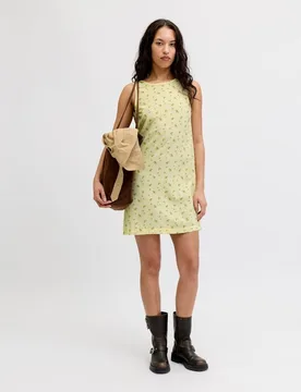 Jack & Jones - Vestido corto sin mangas con cuello redondo - jack & jones - FashionsVida