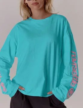 Camiseta de manga larga con gráfico en la manga, estilo oversized, chica cool, estilo callejero, varsity diario, camisetas gráficas de vacaciones de - Shein - FashionsVida