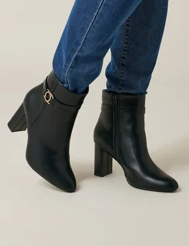 Women's Buckle Detail Ankle Boots in Black Size: 8EEE - Black - Size: 8EEE - Yours - FashionsVida