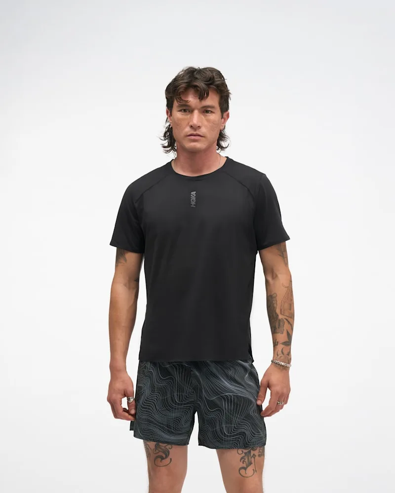 Men's EveryRun Short Sleeve Top in Black, Size Large - HOKA - FashionsVida