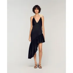 Vestido corto asimétrico con volante
