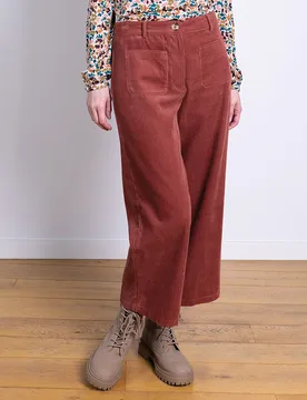 Cropped Pocket Trousers - Rose - Nomads - FashionsVida