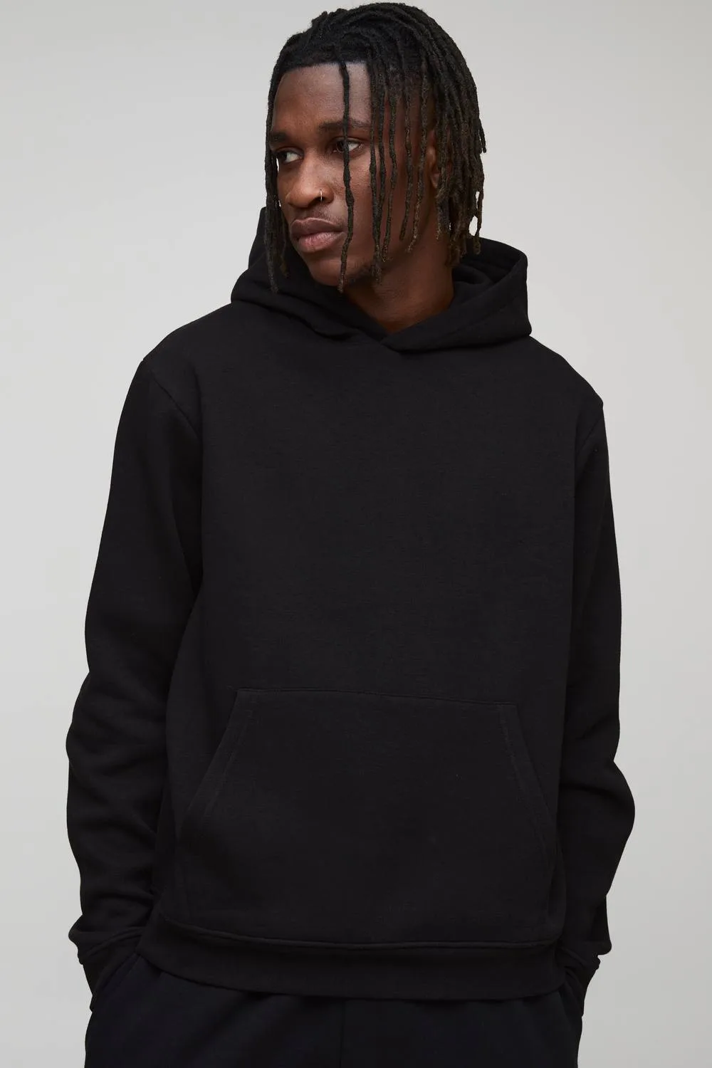 Herren Tall Basic Boxy Kapuzenpullover Zum Überziehen Black Größe Large - boohooMAN - FashionsVida