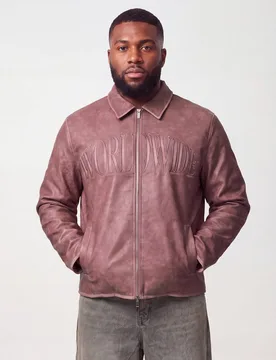 Herren Plus Normale Passform Kunstleder Applikation Harrington Jacke Pink Größe 3XL - boohooMAN - FashionsVida