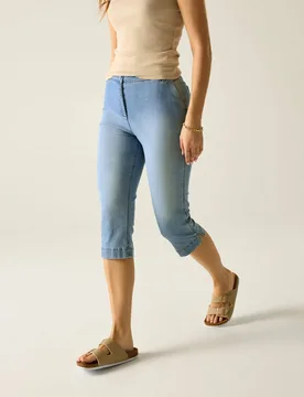 Women's Bayletta Capri Trousers in Mid Blue Size: 8 - Mid Blue - Size: 8 - Regatta - FashionsVida