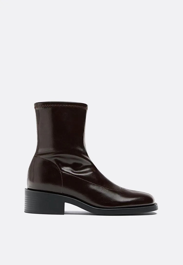 Flache Stretch-Stiefeletten BRAUN 40 - Stradivarius - FashionsVida