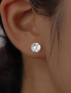 Par de elegantes pendientes de botón de plata de ley 925 con circonita cúbica, adecuados para uso diario y de oficina 4 mm - Shein - FashionsVida