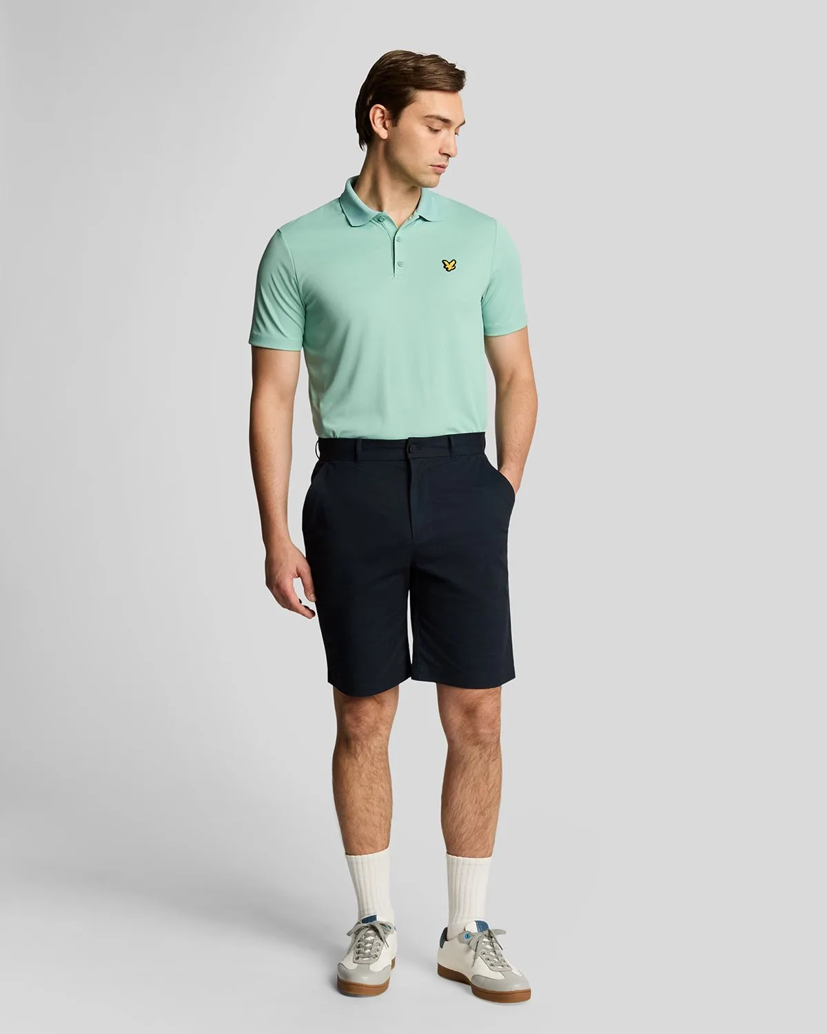 Men's Golf Course Stretch Chino Shorts in Navy - Lyle & Scott - FashionsVida