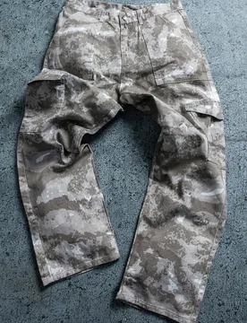Pantalones vaqueros de trabajo informales tipo cargo con bolsillos y pierna recta en estampado camuflaje para hombres, regalos para esposo o novio L - Shein - FashionsVida