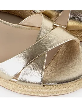 Alpargatas de cuña de mujer en napa metalizada de pala criss-cross - Farrutx - FashionsVida