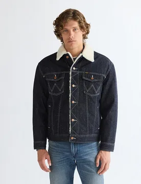 Cazadora vaquera de hombre de corte relaxed con un con un forro de sherpa - Wrangler - FashionsVida