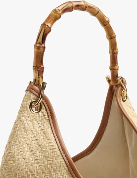 Bolso de hombro abierto estilo rafia en liso - Parfois - FashionsVida