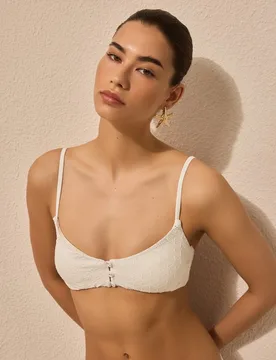 Top de bikini con bordado y detalle de botones - Énfasis - FashionsVida