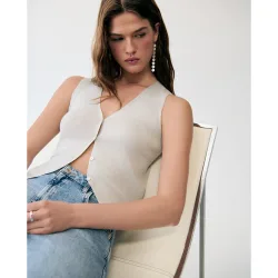 Top de mujer tipo chaleco con botones