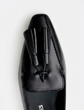 Zapatos de salón de mujer de piel con borlas - Pedro Miralles - FashionsVida