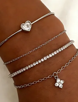 Set de 4 piezas de pulsera con cadena y dije de trébol y corazón de circonita cúbica elegante, adecuado para uso diario, citas, fiestas y reuniones - Shein - FashionsVida