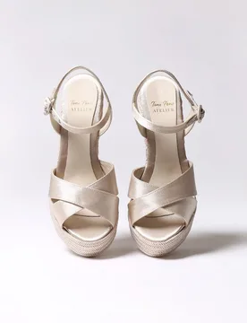 Alpargatas de cuña de mujer de tejido brillante con hebilla - Toni Pons - FashionsVida