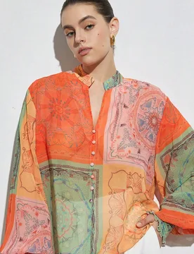 Blusa de gasa de manga farol de dobladillo recogido con estampado floral de retales vibrante en estilo resort para tallas grandes 3XL - Shein - FashionsVida