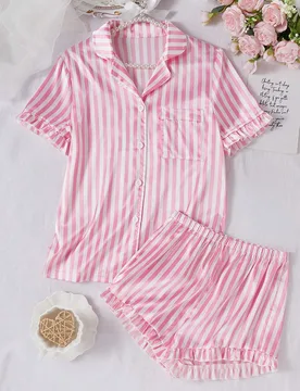 Pijama para niñas, conjunto de 2 piezas de cárdigan de manga corta y pantalones cortos con volantes, de satén suave rosa y blanco a rayas, elegante - Shein - FashionsVida